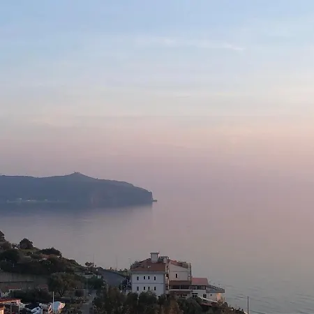 Capo D'arena - Tra Mare E Natura *